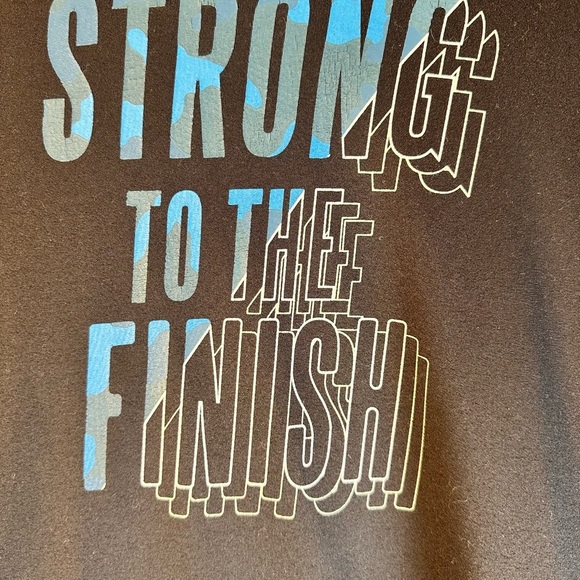 Runway “Strong to the Finish” Lightweight Hoodie – Size L - Picture 4 of 8